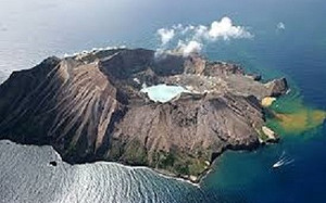 紐西蘭白島火山爆發 恐釀遊客傷亡