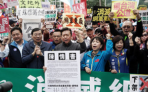 幕後》「卡門案」滅頂選情 藍委奔相走告:蔡副秘的通告不要接