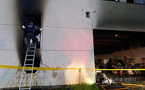 台南玉井集合住宅火警7死 21歲男投案自稱縱火