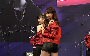 許淑華露肩短褲熱舞   蔡英文化身「DJ小英」相挺