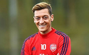 英超球星聲援維吾爾人  中國網友玻璃心一片罵聲