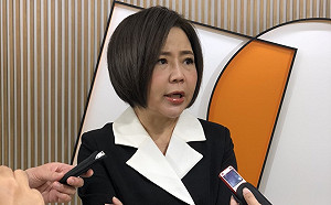 副總統政見說明會首登場 余湘：考大學都沒那麼緊張