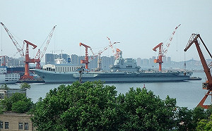 山東號航空母艦下水 美專家：與遼寧號有同樣的弱點