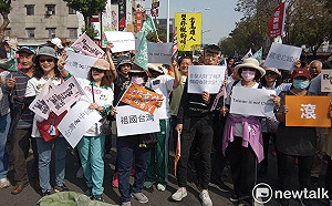 現場直擊》罷韓遊行延後舉行 不減參加民眾熱情