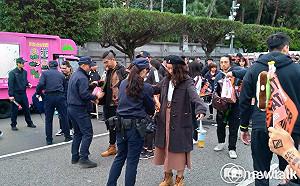 閃靈凱道開唱小英壓軸現身  萬名粉絲安檢才能入場