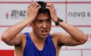 最後一個路口跟著轉播車跑錯路..... 朝鮮選手錯失冠軍