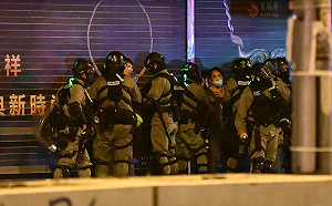 胡椒噴霧＋催淚彈 港耶誕2日至少抓捕200人