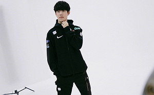 《英雄聯盟》iG 定裝照亮相！Jackeylove 到底去哪了？