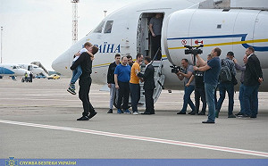 換囚送走血腥鎮暴警挨批 烏克蘭尋和平代價高