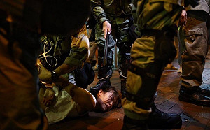 先給下馬威？明天上任港區議員仇栩欣8月直播反送中 今被控襲警