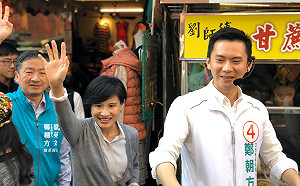 最有深度的輔選！鄭麗君陪同鄭朝方掃市場
