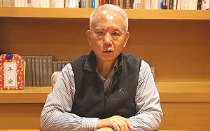 魏應充「混油案」發監 手書24字紀錄心情