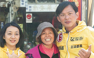 徐永明偕人氣議員苗栗掃街  盼將黃國昌、王婉諭送入國會