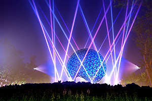 花博「最大機械花」蛻變再展出！台灣燈會呈現日夜迷人光影