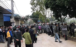 越南市郊爆警民衝突 釀3名警察死亡 多人受傷