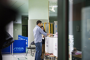 全家出動投票！吳怡農平常心：該做的努力都做了