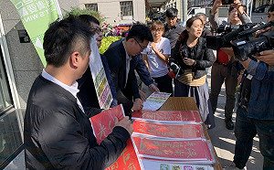 Wecare高雄「罷韓新春福袋」遭搶購一空 民眾：罷韓絕不心軟！