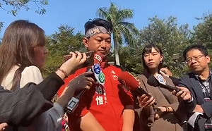 戲稱韓其實是臥底　陳柏惟：「民主教父」韓國瑜讓大家關心政治