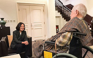 蔡總統陳菊拜會李登輝 提前祝賀生日快樂