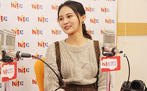 賴品妤以「戒慎恐懼」之姿進國會 甜喊吳怡農「歐巴」