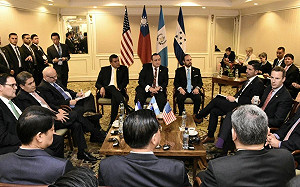 吳釗燮與美國官員、瓜地馬拉、宏都拉斯總統舉行「四方會談」