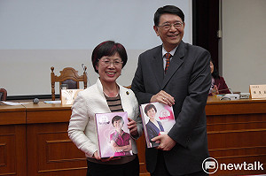 「說不定我會質詢你...」 管媽落淚：爭人權前有陳菊、後有尤美女