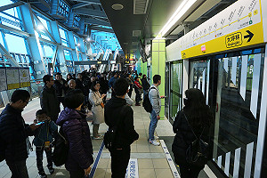 新北環狀線試乘踴躍！首日超過5萬5千人搶搭列車