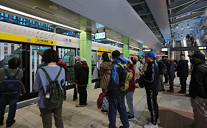 環狀線傳車門夾人  侯友宜：開關門秒數會調整