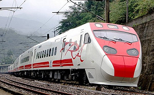 又出包!台鐵406次普悠瑪號突失去動力 至少延誤50分鐘