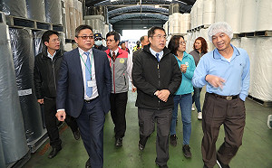 台南口罩工廠24小時不停機!黃偉哲:一箱箱搬回家囤貨 再多都不夠