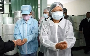 (影) 口罩在哪裡?蔡英文帶你去工廠看
