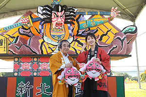 田中千繪帶逛新北燈會  彩繪睡魔金魚燈重拾童趣