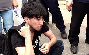 獨派燒國旗逆轉判有罪  高院:踐踏國旗即羞辱國家