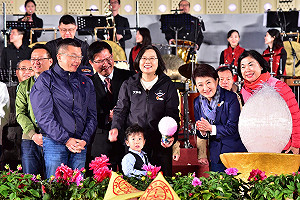 台灣燈會元宵夜點燈歷屆補助最多  林佳龍:全力支持台中市府