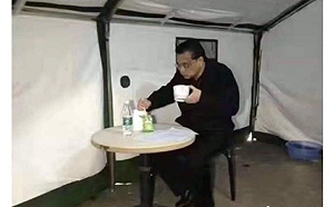 一碗粥吃7年! 李克強武漢監督防疫克難用餐被爆是舊照