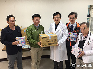 郭國文與日友人捐口罩  林俊憲引消毒噴液助校防疫