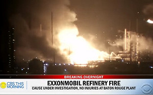 (影) 美國煉油廠爆炸 濃煙烈火直衝天際