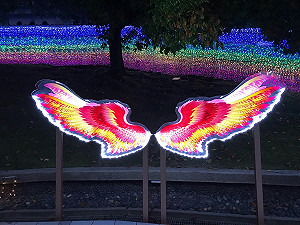 下班衝一波!台中5個適合情人拍照的光影浪漫布置