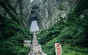 張家界防疫官員「臨陣脫逃」全家躲泰國  中國官媒:無恥!