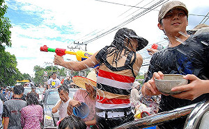 武漢肺炎》要錢不要命？泰國擬4月潑水節推中國「免簽」