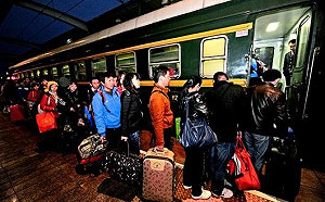 武漢肺炎》點對點、專車專列 大陸鐵了心拚復工