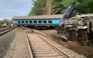 （影）澳洲火車出軌翻覆2死多人傷 原因待查