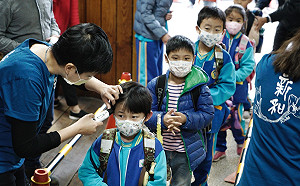 現場直擊》中小學開學日 學校緊繃神經加強防疫措施