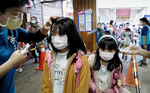 防疫優先 北市教育局：「強烈建議」畢旅延期或取消