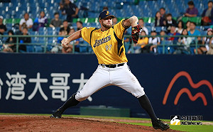 MLB／萊福力好神！「大風車」投球動作又登大聯盟官網