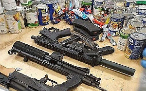 (影) 武漢肺炎》危機處理大不同 美國人囤槍 華人搶米糧