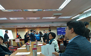 內政委員會召委選舉 民進黨籤運不佳只得1席