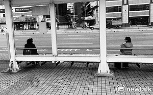 良影一二》武漢肺炎疫情陰影 拉開的社會距離 加深的孤獨與疏離