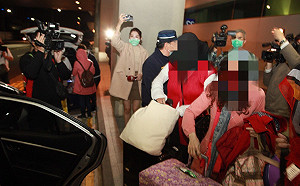 直播現場》以色列返台旅團1人呼吸道症狀送醫！指揮中心13：30說明最新疫情