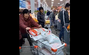 疫情下洛杉磯生活如常 華人羊群心態搶物資